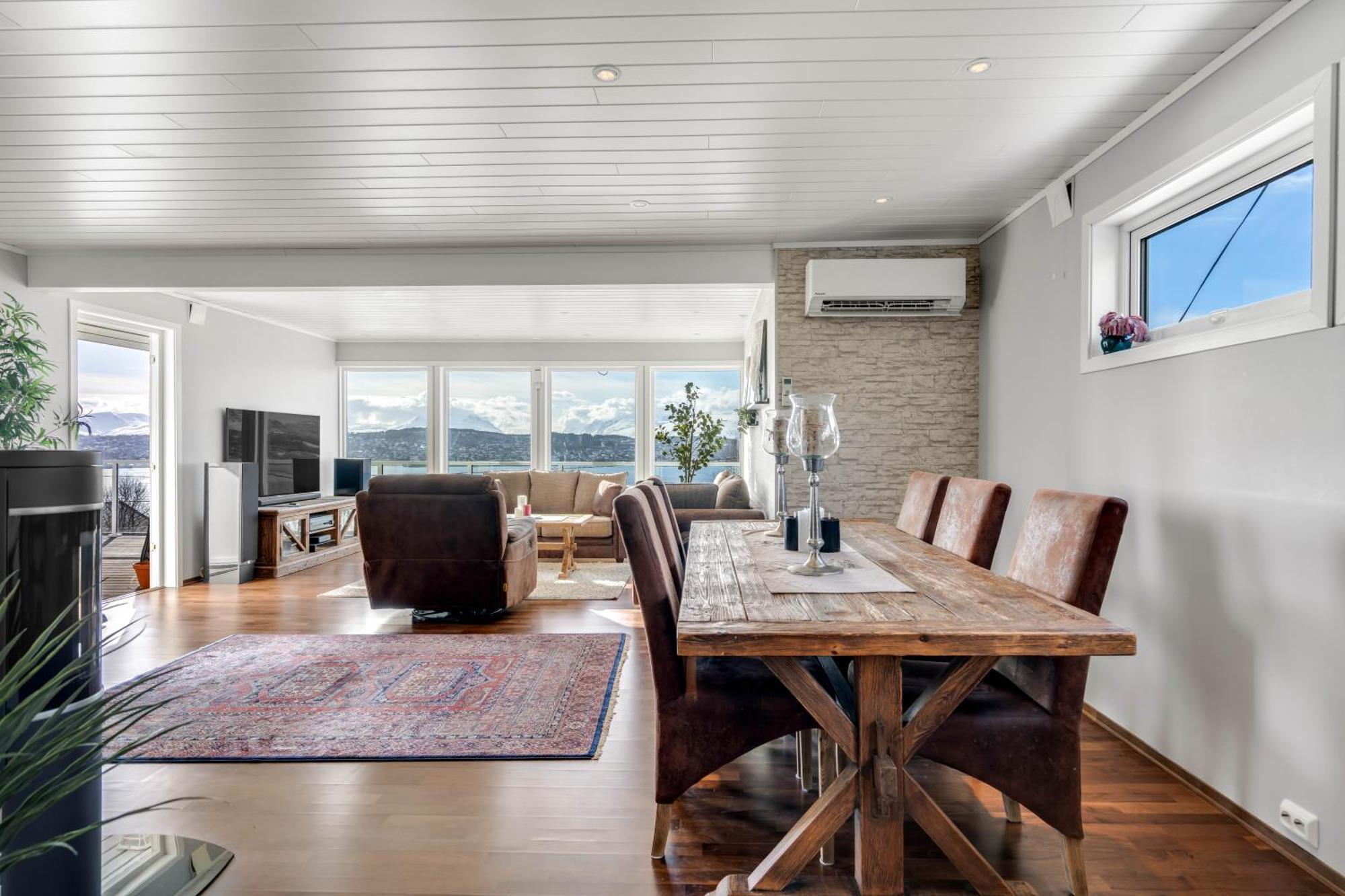 Groups & Family I Terrace I Free Parking Leilighet